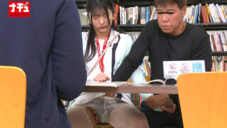 図書館で声も出せず糸引くほど愛液が溢れ出す敏感娘32 黒髪パイパン看護師