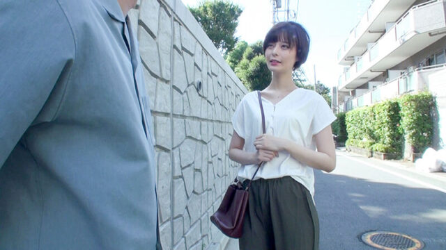 SNSでナンパした美人人妻が、旦那以外の身体に興奮してドエロい本性さらけ出しちゃいました！ 月乃ルナ エロさMAXで最高！！！