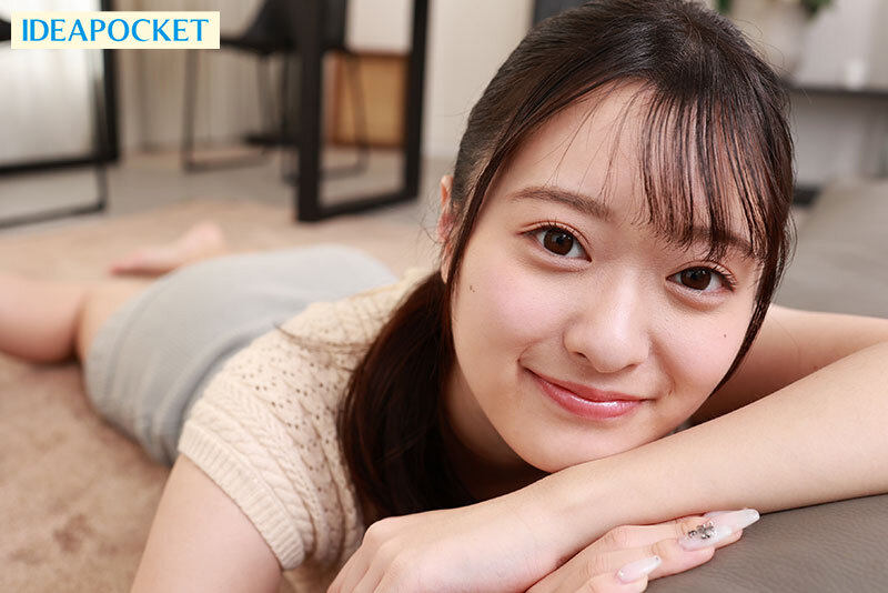 【VR】愛らしさ全開美少女 花守夏歩 愛嬌抜群でスケベな彼女とガチ恋超接近密着 FIRST 8K VR エロさMAXで最高！！！