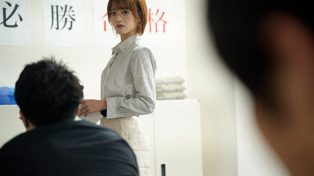希島あいり マドンナラスト作品ー。 「生徒の皆には内緒だよ？」本番なしの人妻デリヘルで憧れの塾講師・あいりさんと遭遇…その日から、昼夜問わず時間を忘れて補習SEXに溺れています…。 エロさMAXで最高！！！