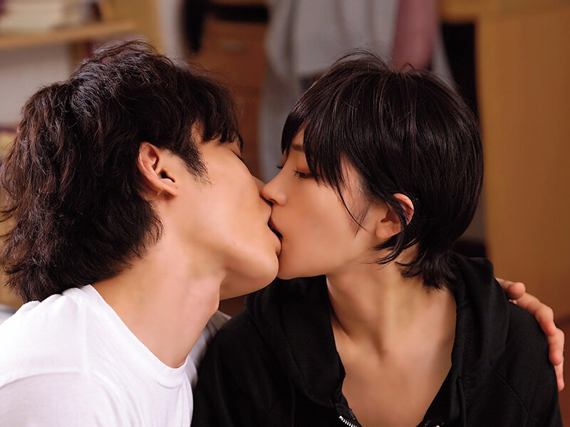 【椿りかの男装コスSEX】外見も性格も男っぽいショートカットのボクっ娘は隠れ巨乳のむっつりスケベで男友達とイカせ合いゲームでヤリまくりハメまくり！今夜のオカズに！！ yrnknkjdvaj00681a